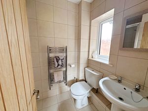 Ensuite- click for photo gallery